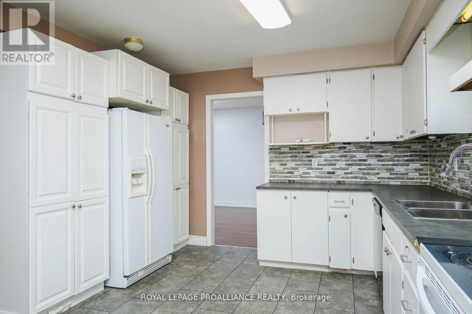 16 COUNTRY CLUB DRIVE