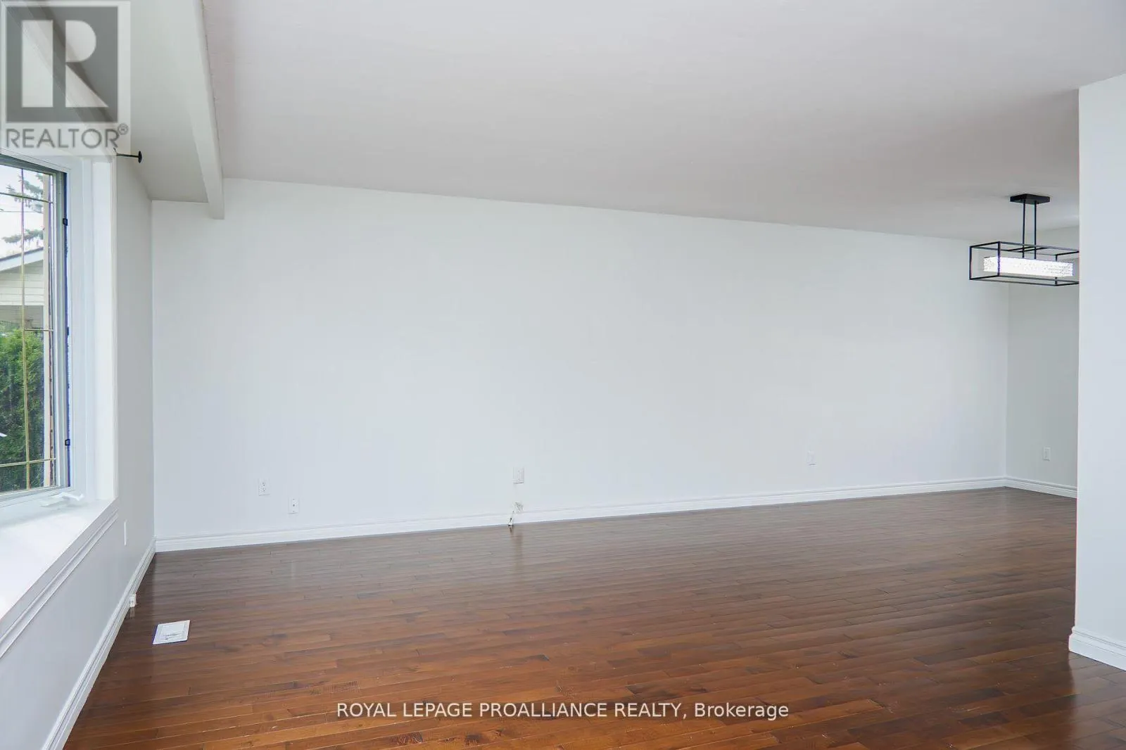 16 COUNTRY CLUB DRIVE