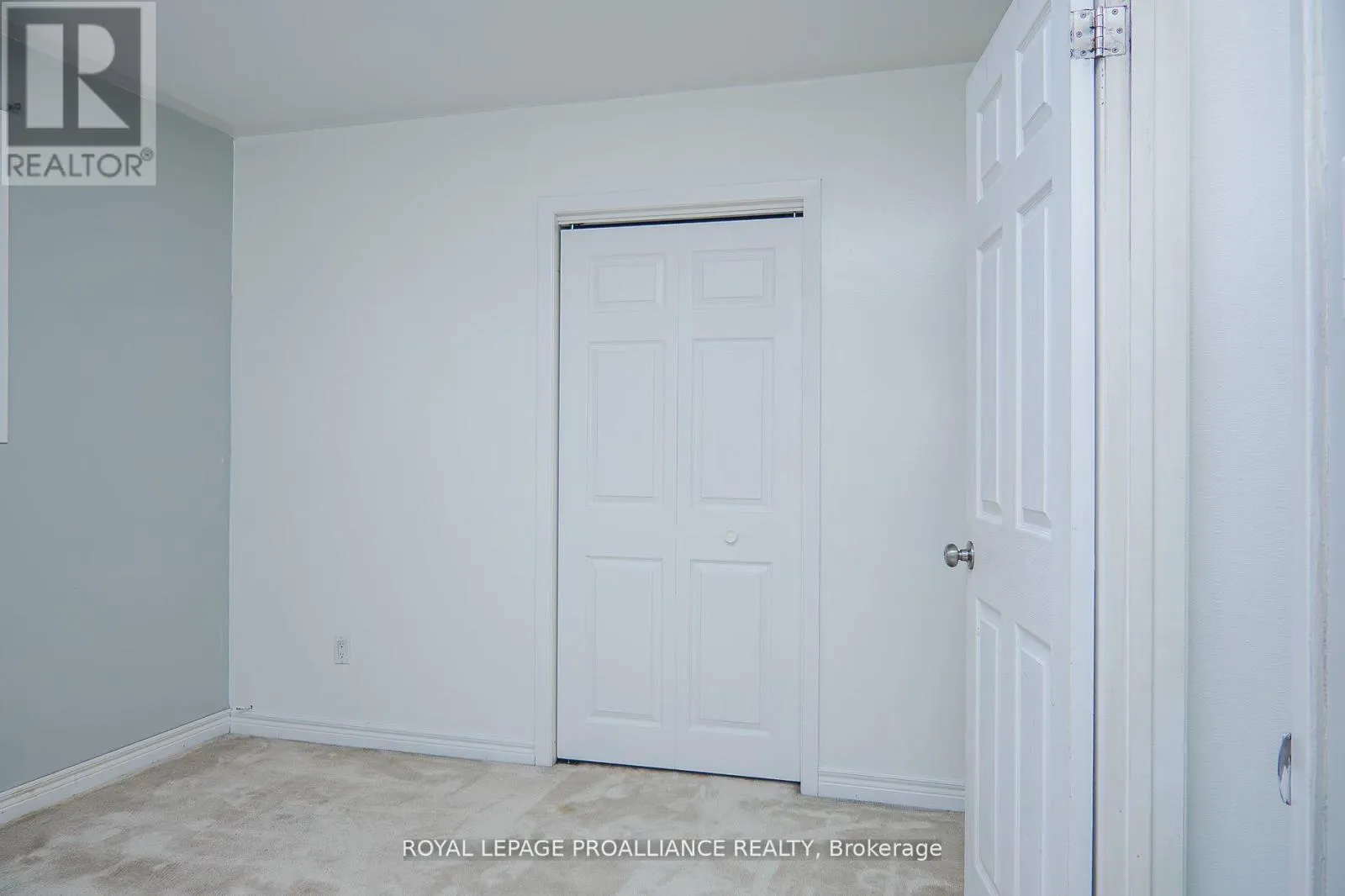 16 COUNTRY CLUB DRIVE