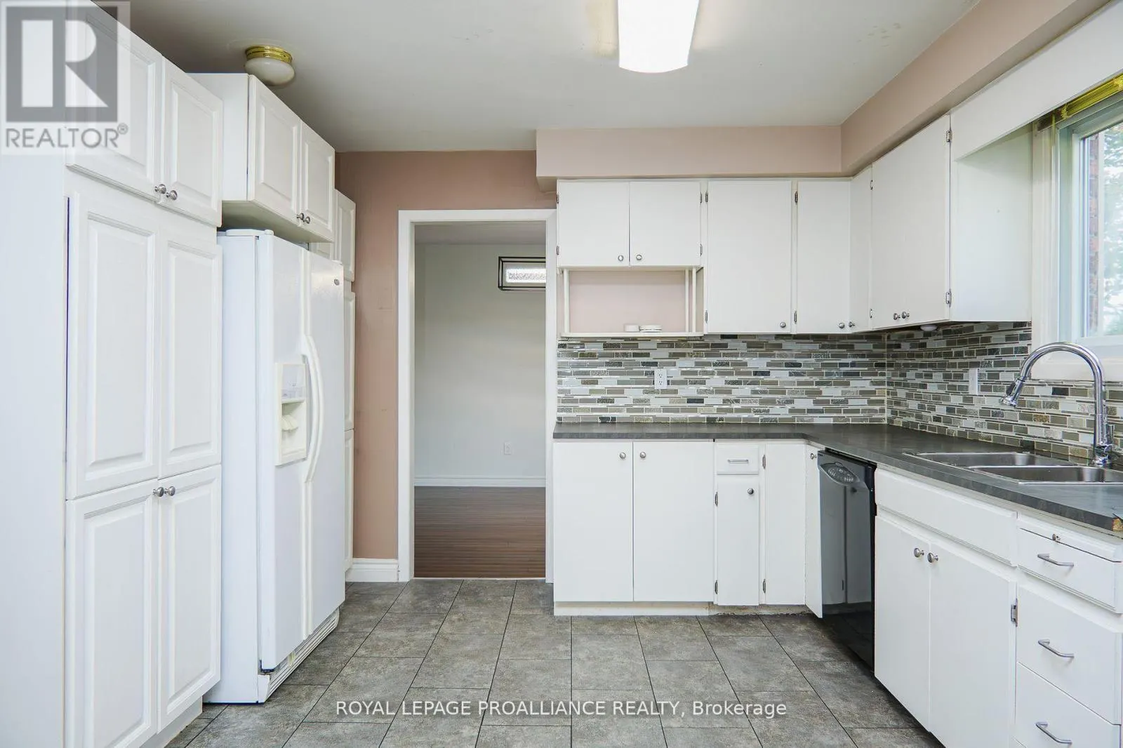 16 COUNTRY CLUB DRIVE