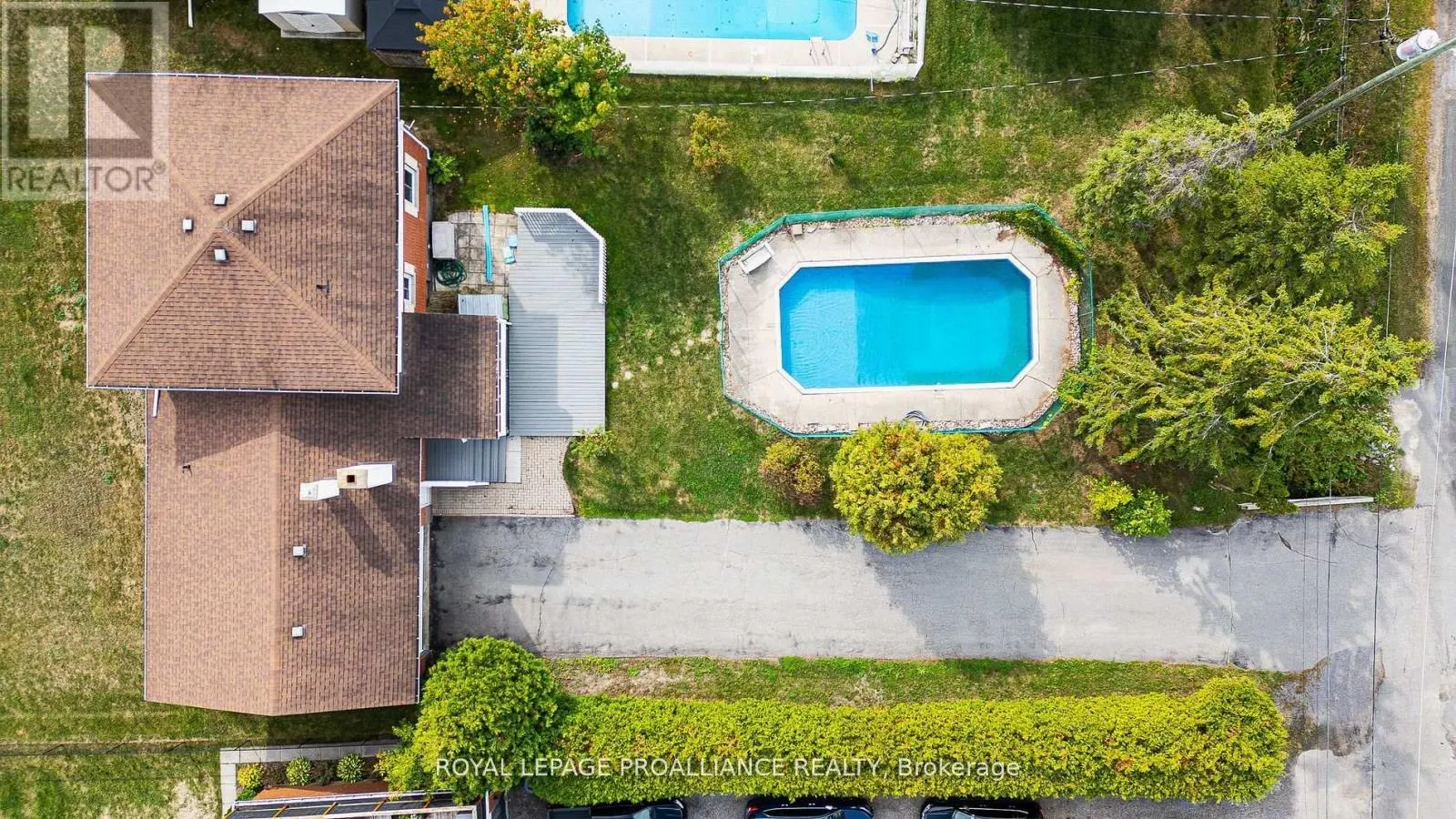 16 COUNTRY CLUB DRIVE