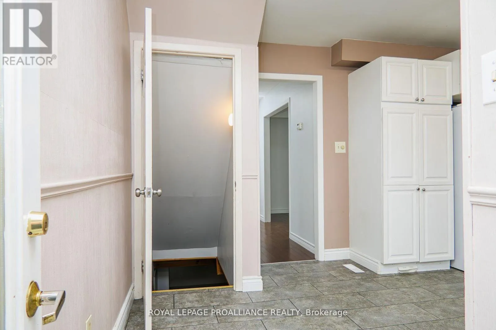 16 COUNTRY CLUB DRIVE