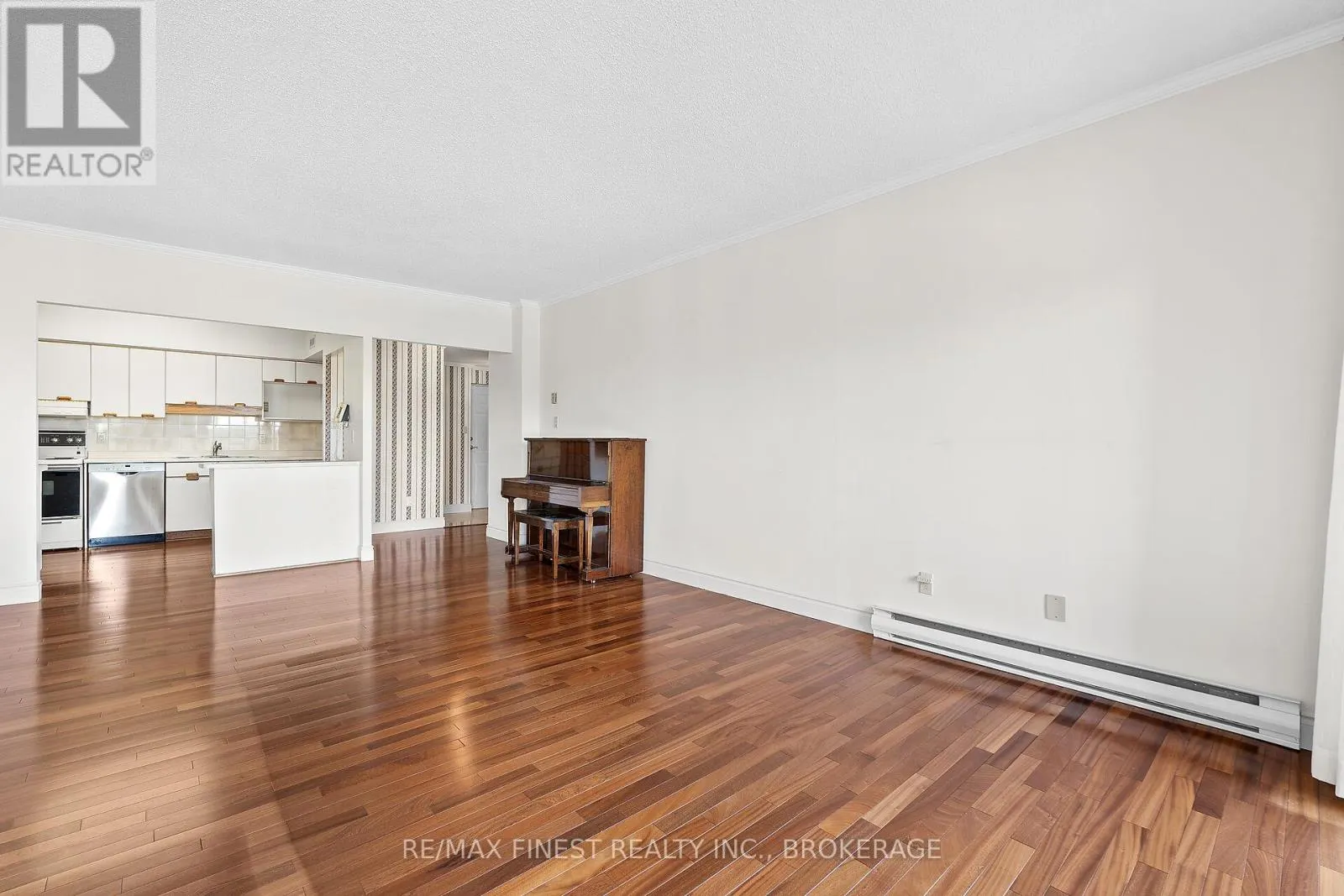 302 - 1000 KING STREET W, #302