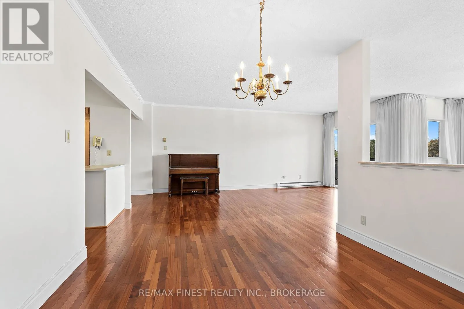 302 - 1000 KING STREET W, #302