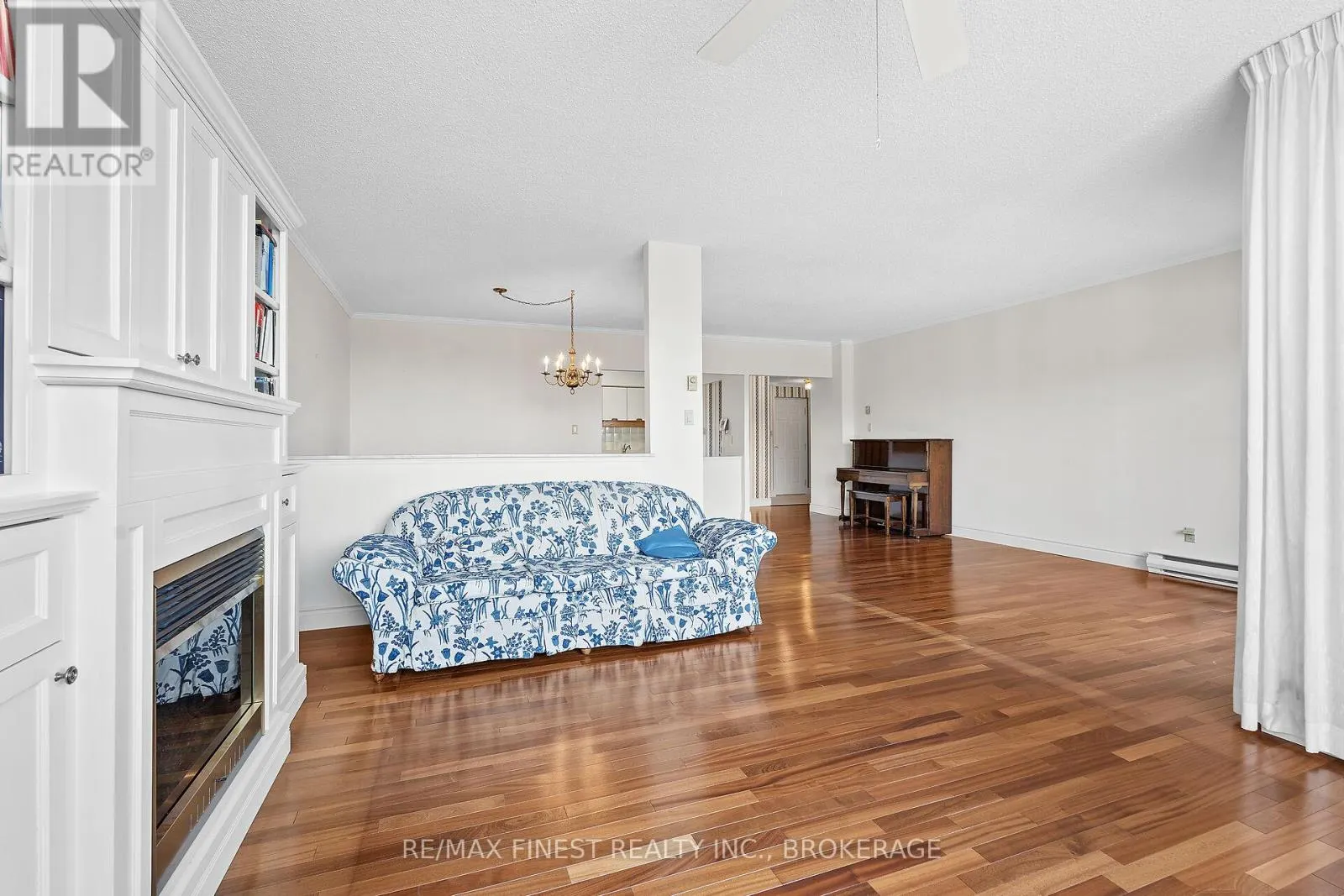 302 - 1000 KING STREET W, #302