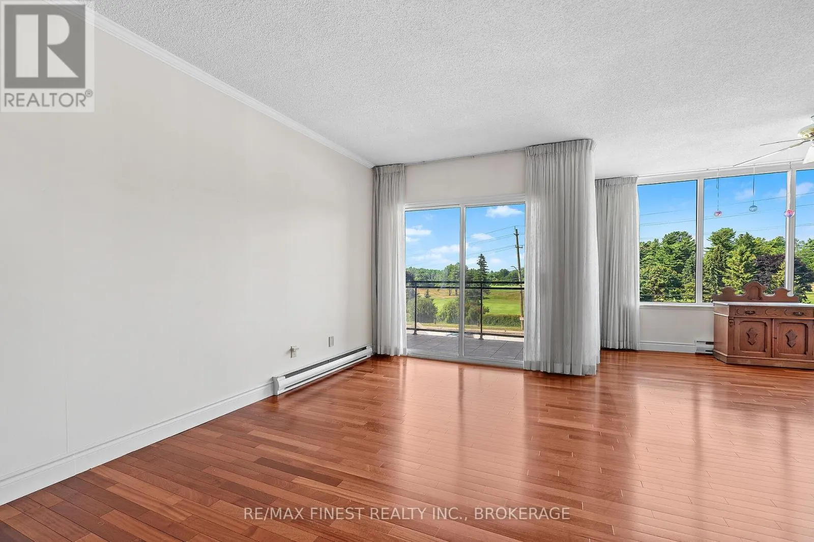 302 - 1000 KING STREET W, #302