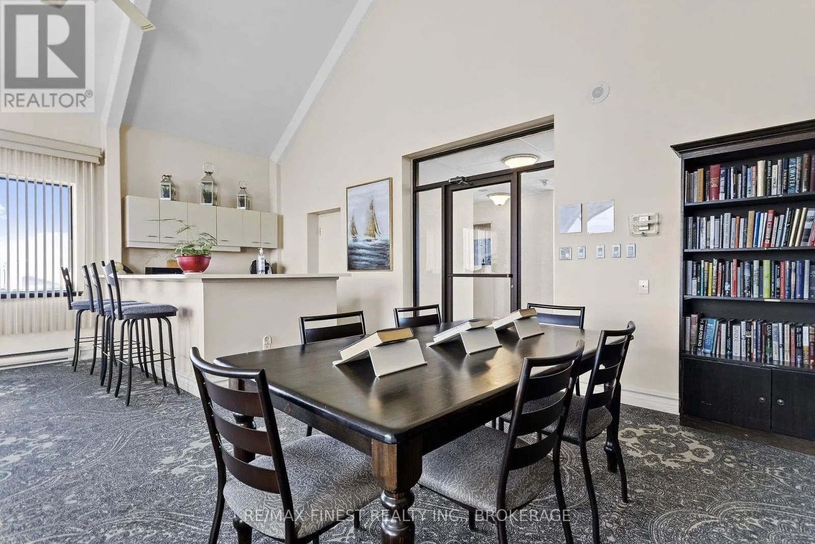 302 - 1000 KING STREET W, #302