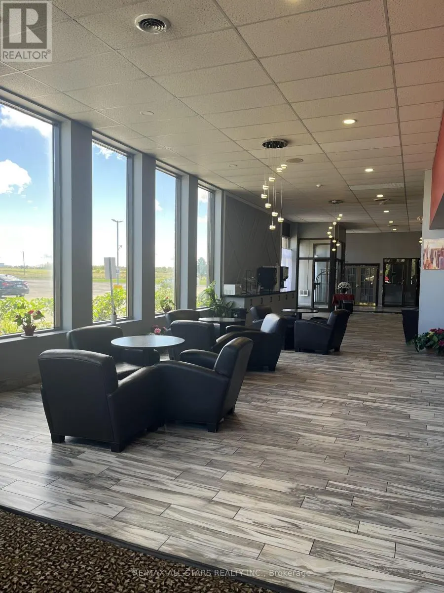 BALSAM ROOM - 1754 HIGHWAY 7