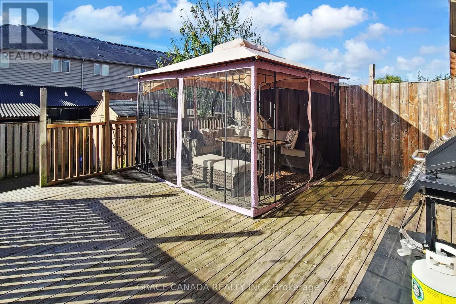 43 BANKFIELD CRESCENT