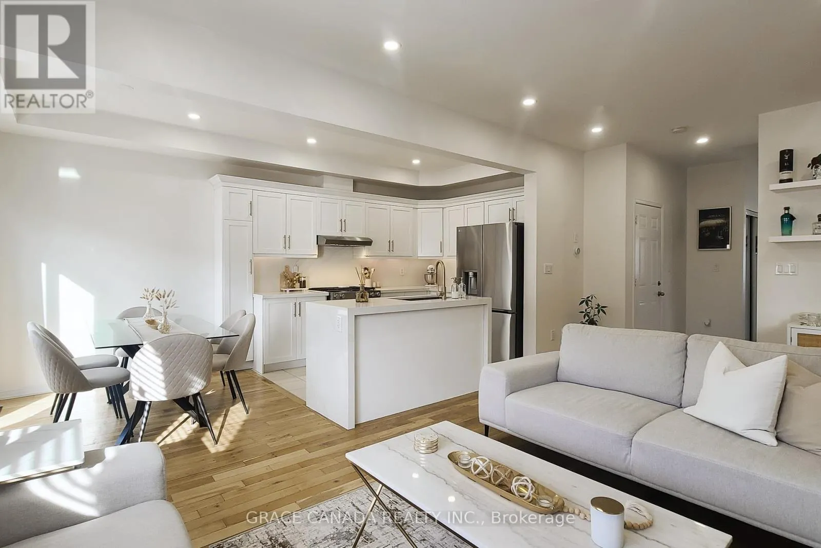 43 BANKFIELD CRESCENT