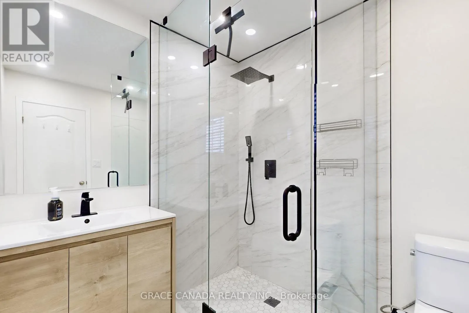 43 BANKFIELD CRESCENT