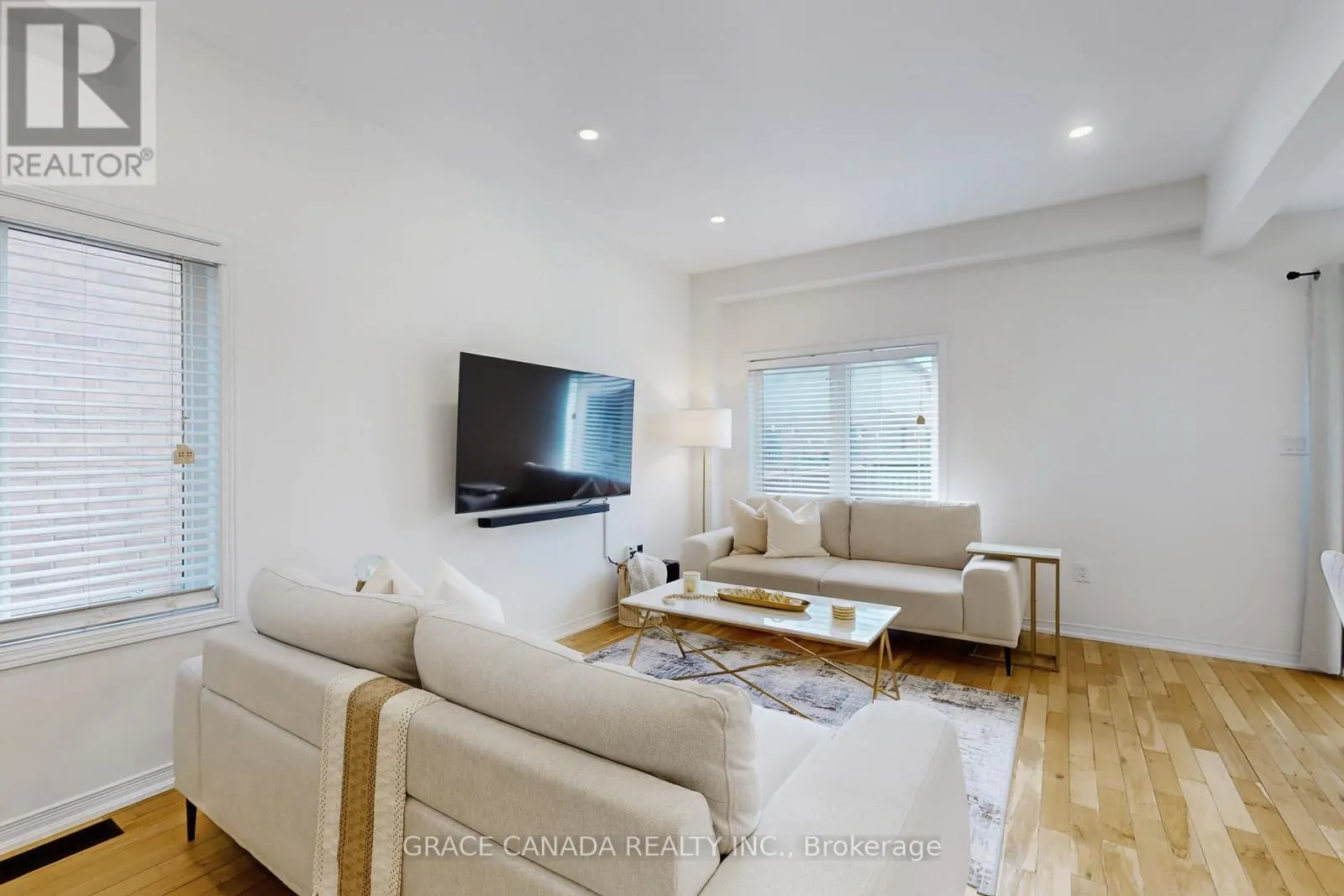 43 BANKFIELD CRESCENT