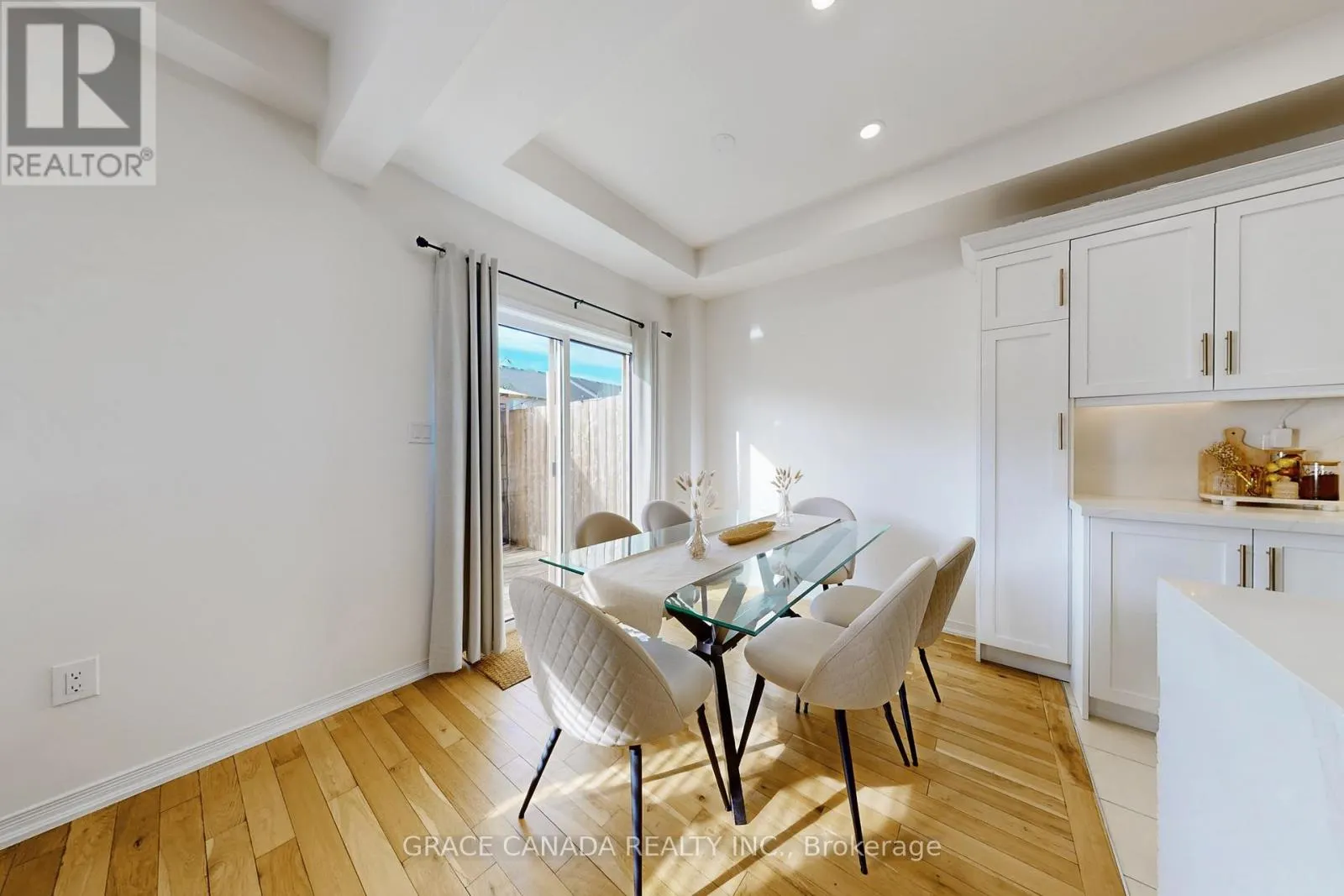 43 BANKFIELD CRESCENT