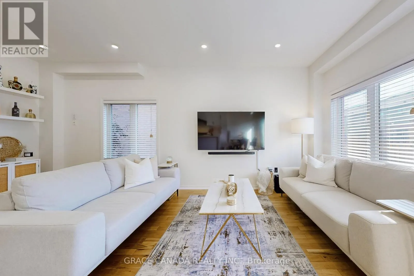 43 BANKFIELD CRESCENT