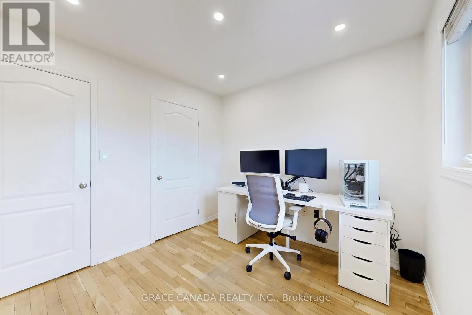 43 BANKFIELD CRESCENT