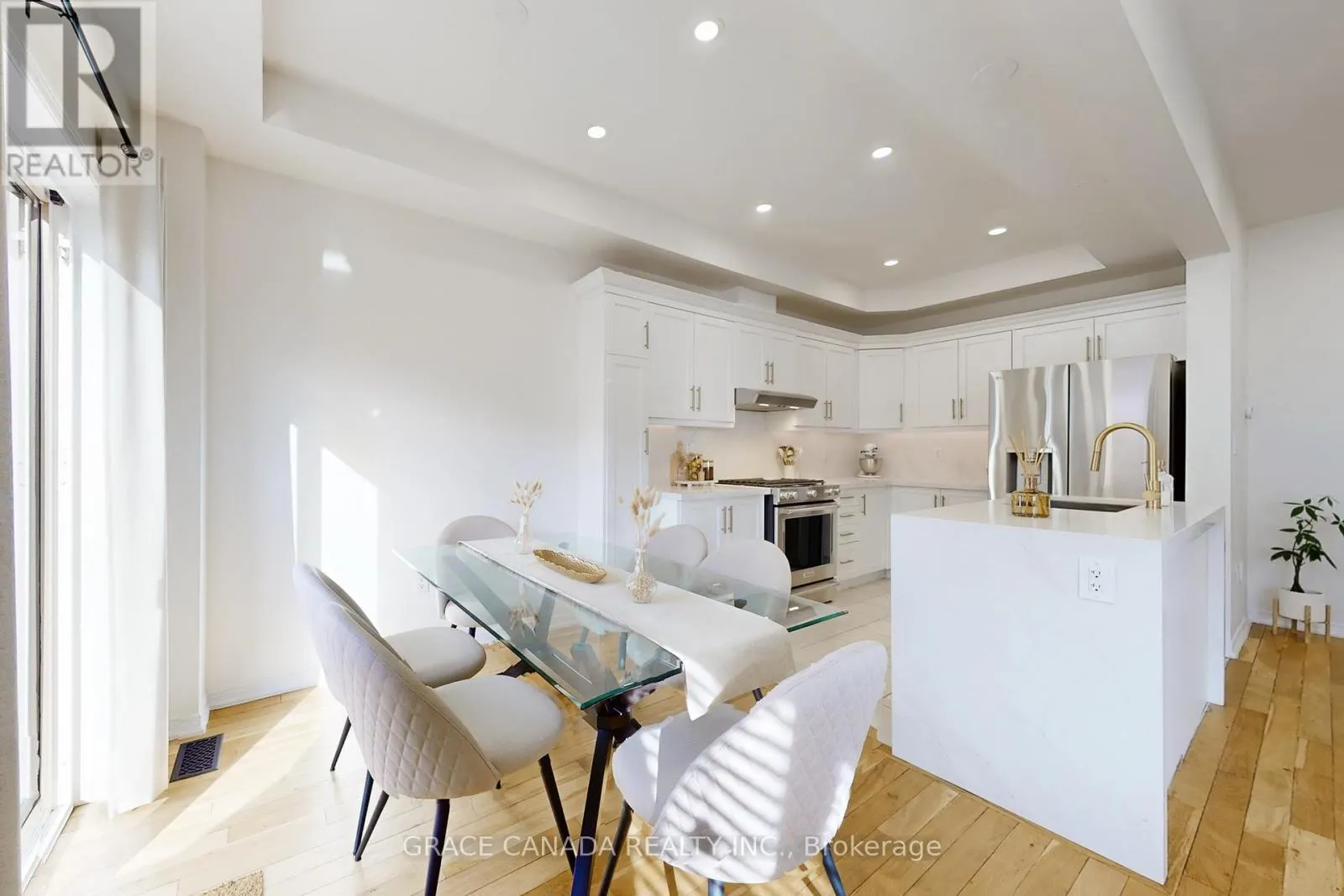 43 BANKFIELD CRESCENT