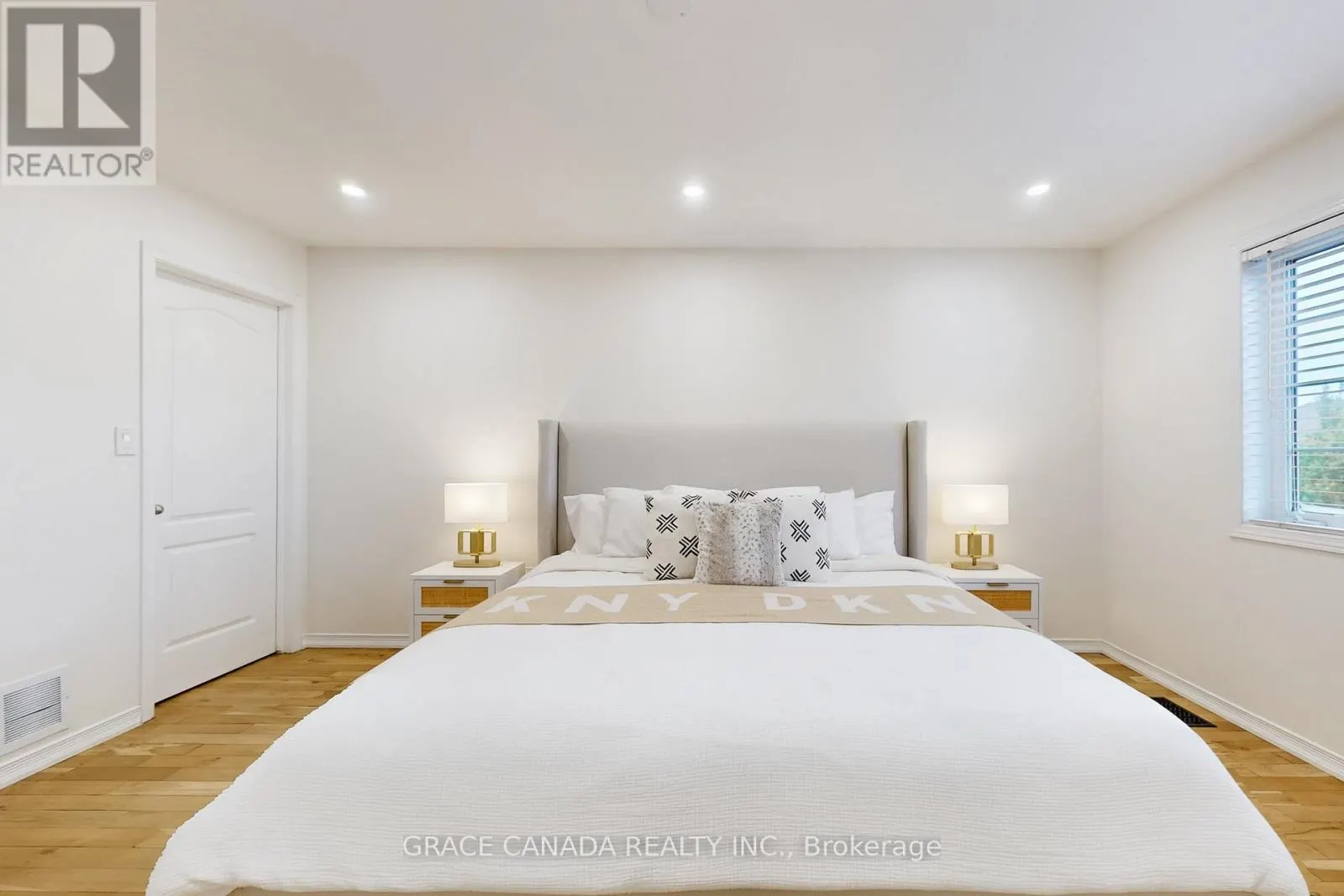 43 BANKFIELD CRESCENT