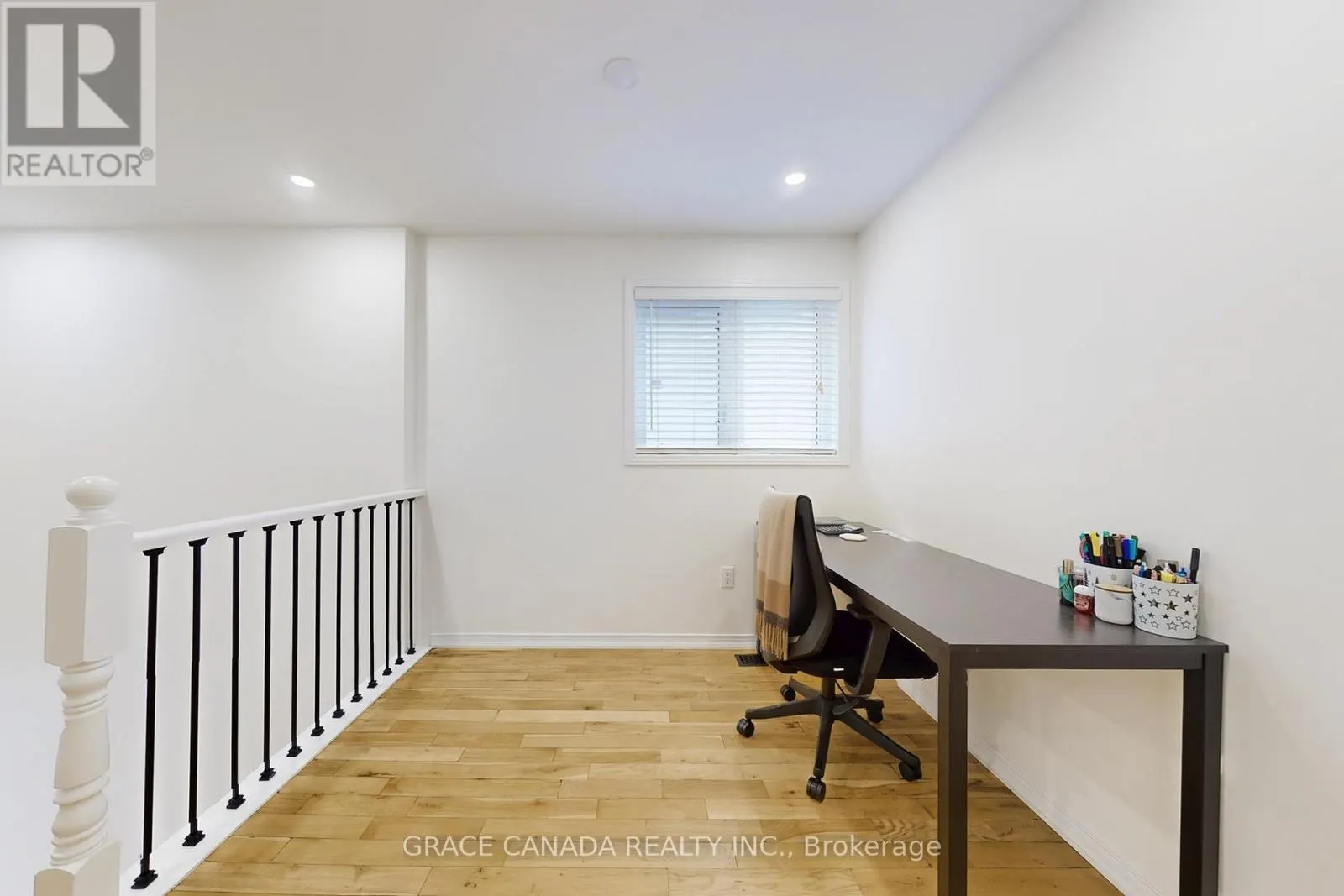 43 BANKFIELD CRESCENT