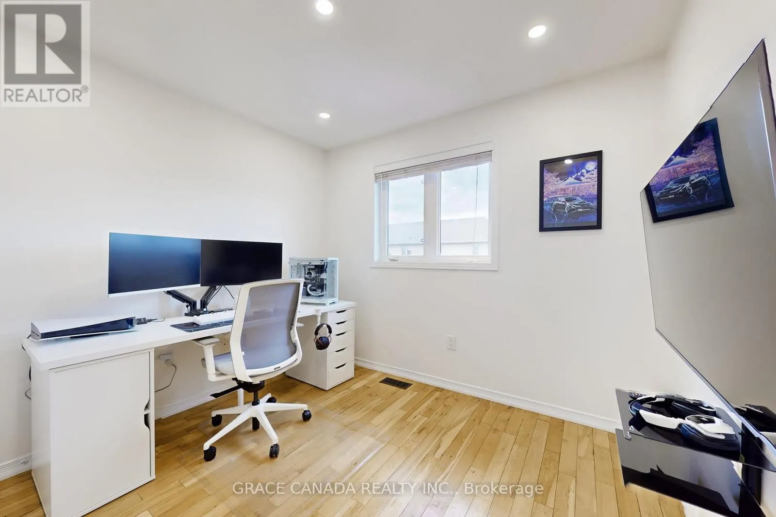 43 BANKFIELD CRESCENT