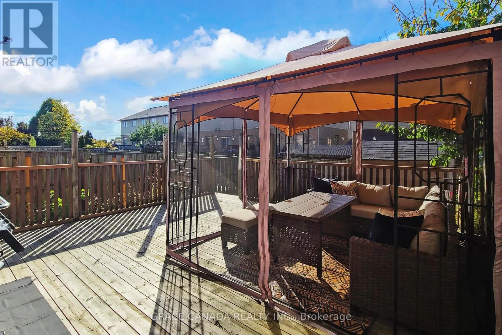 43 BANKFIELD CRESCENT