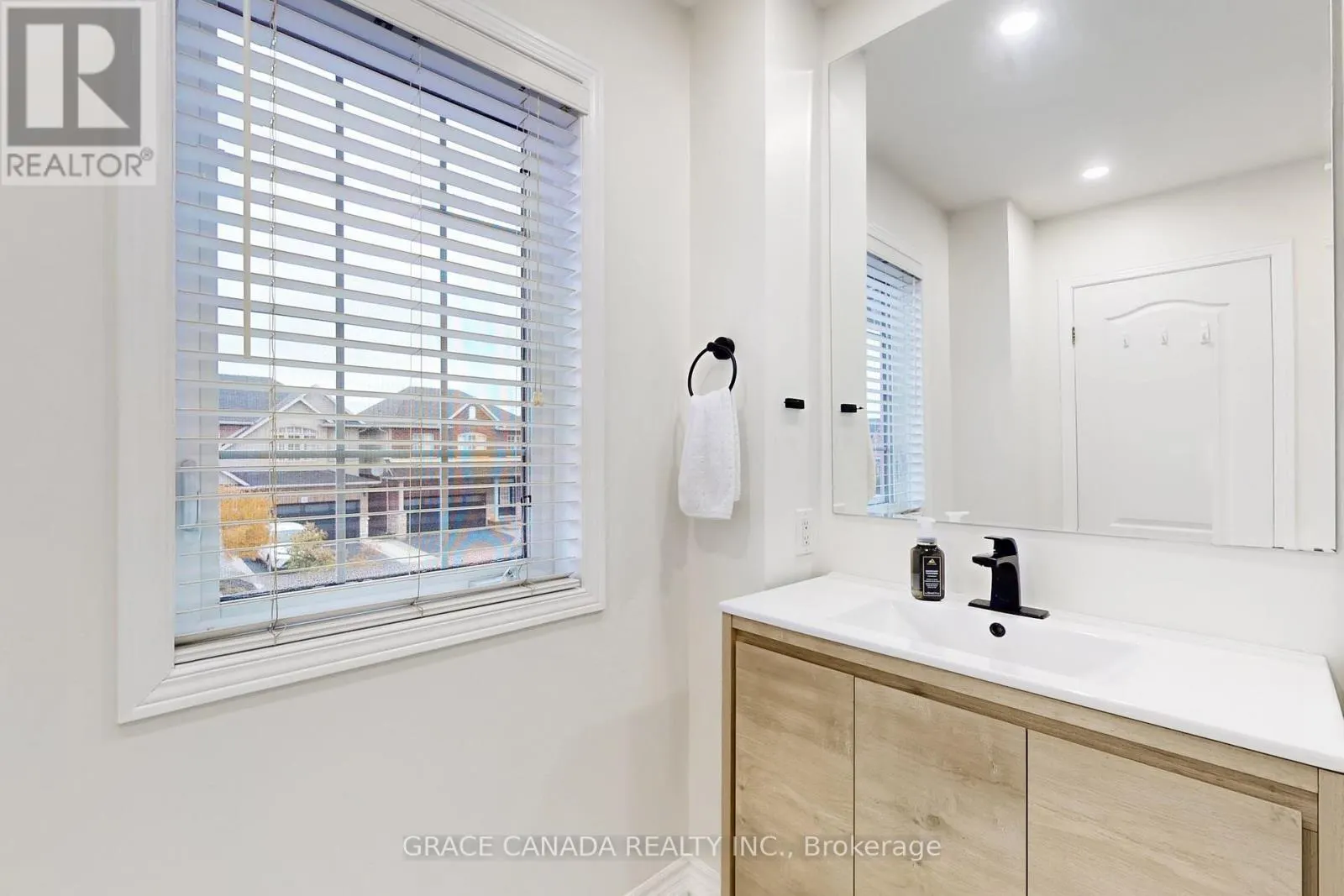 43 BANKFIELD CRESCENT