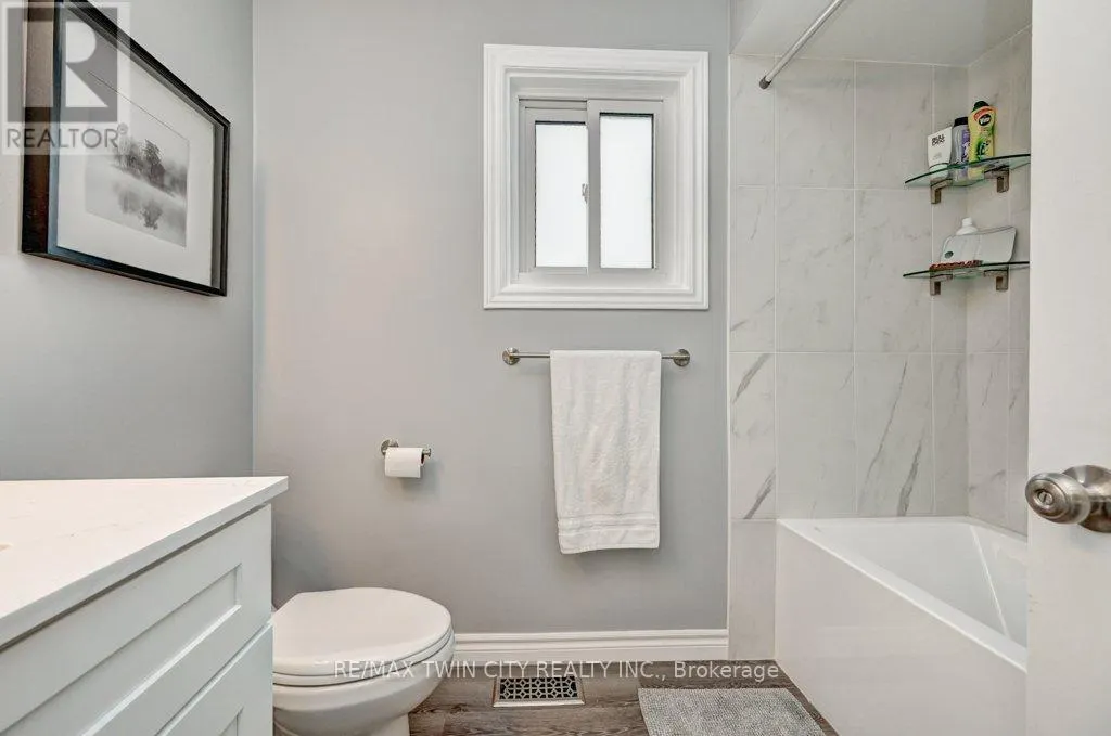 347 BUSHVIEW CRESCENT