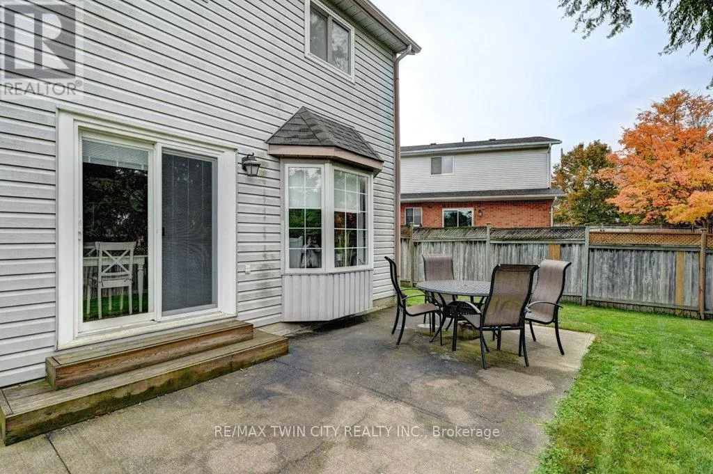 347 BUSHVIEW CRESCENT