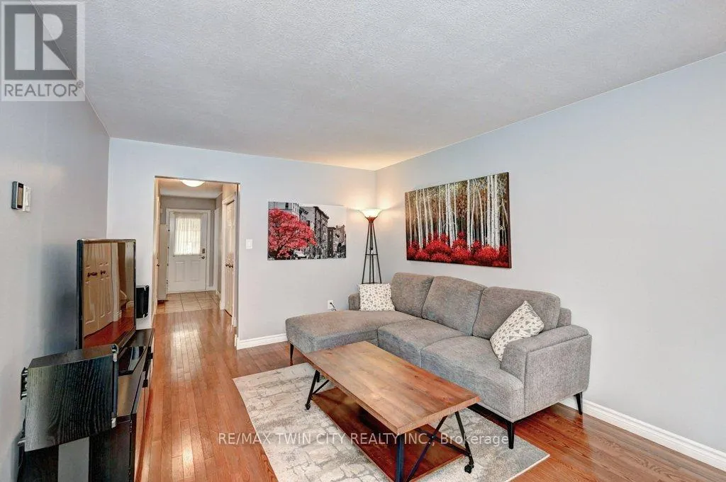 347 BUSHVIEW CRESCENT