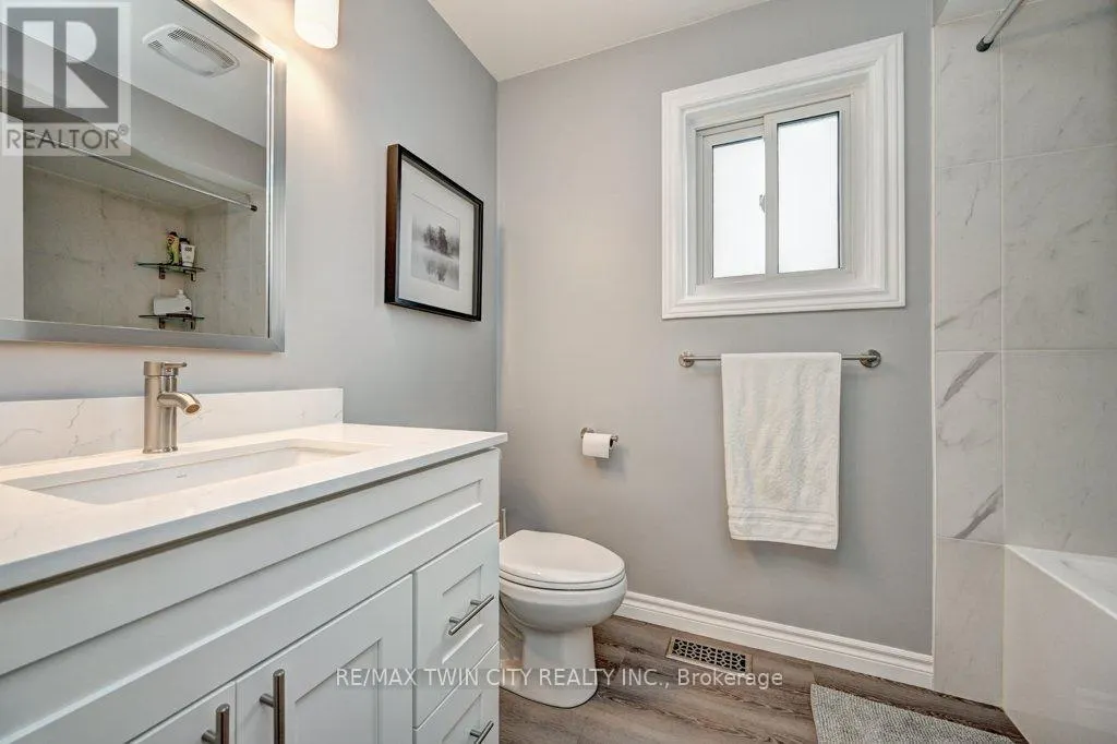 347 BUSHVIEW CRESCENT