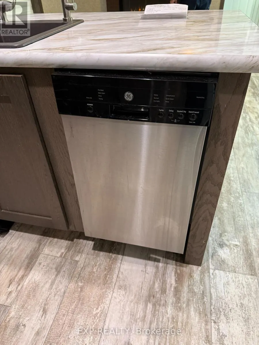 616 - 923590 RD 92 RR#3 ROAD, #616