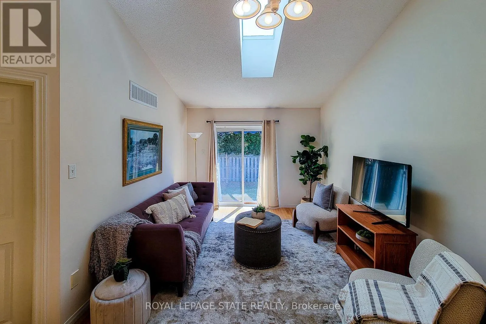 22 - 751 RYMAL ROAD W