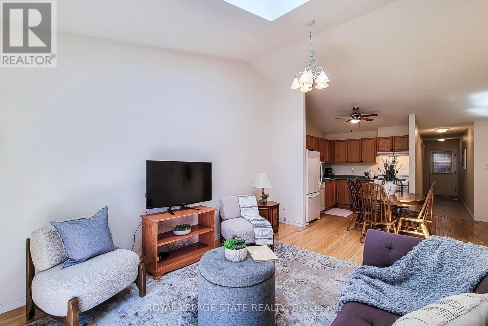 22 - 751 RYMAL ROAD W