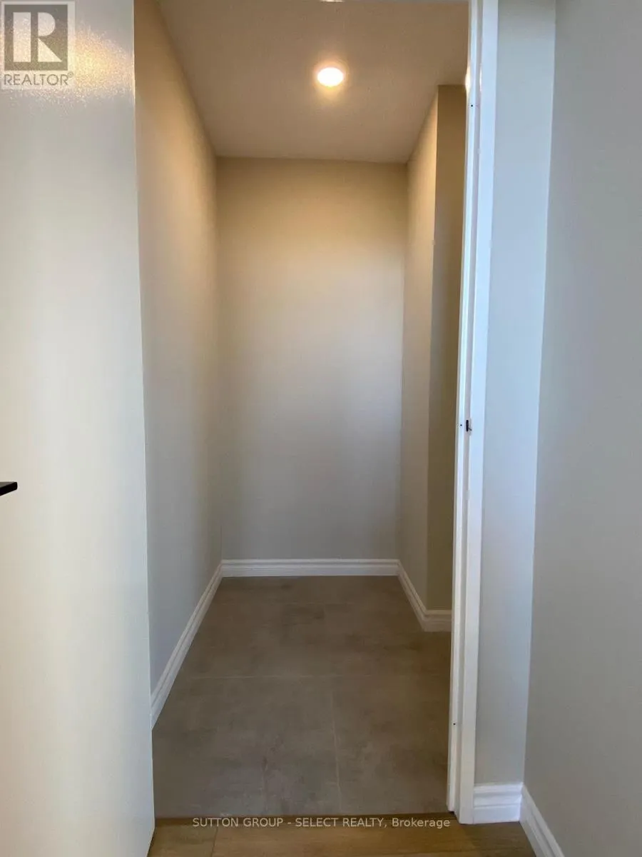 804 - 1105 JALNA BOULEVARD, #804