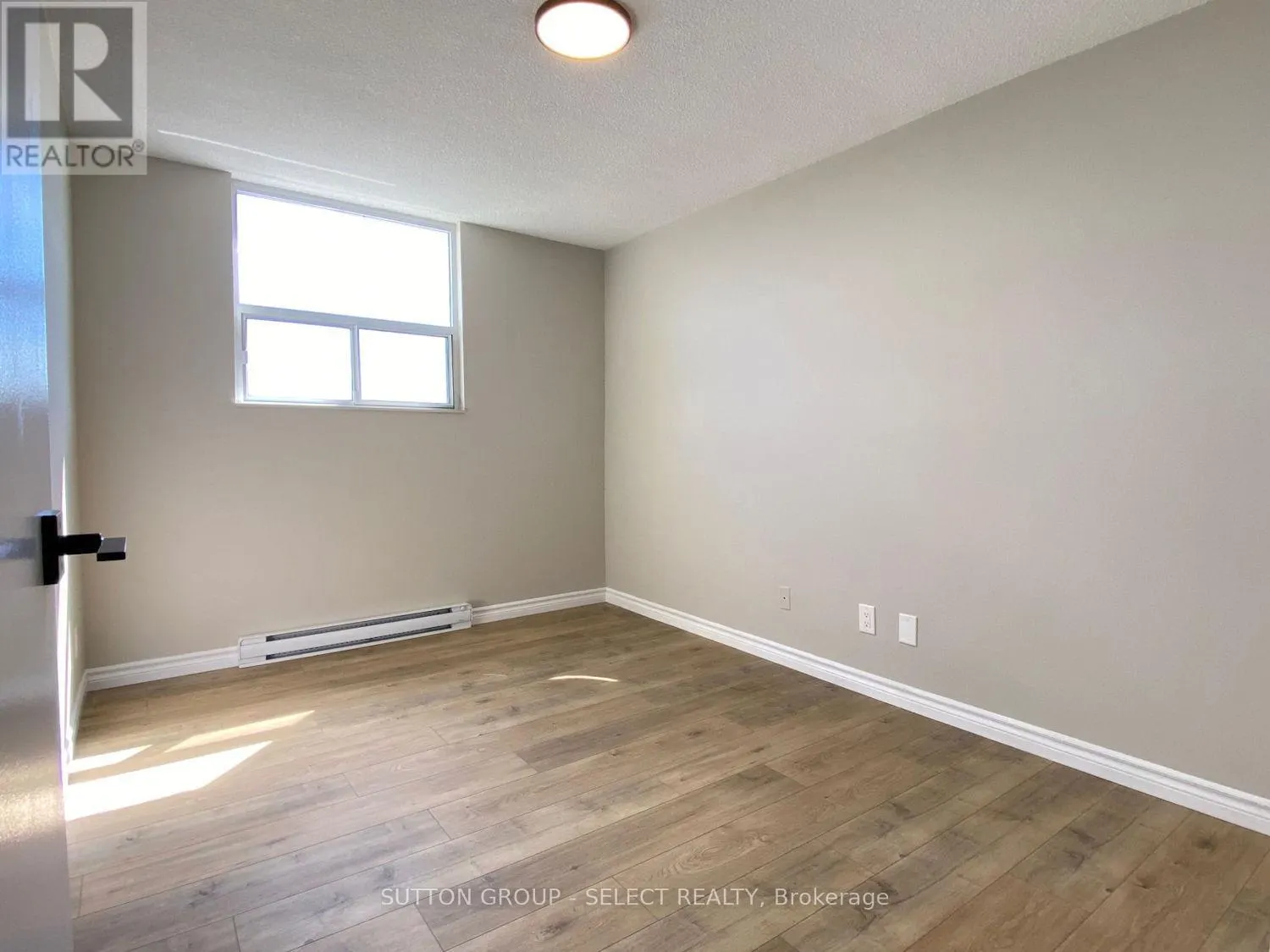 804 - 1105 JALNA BOULEVARD, #804