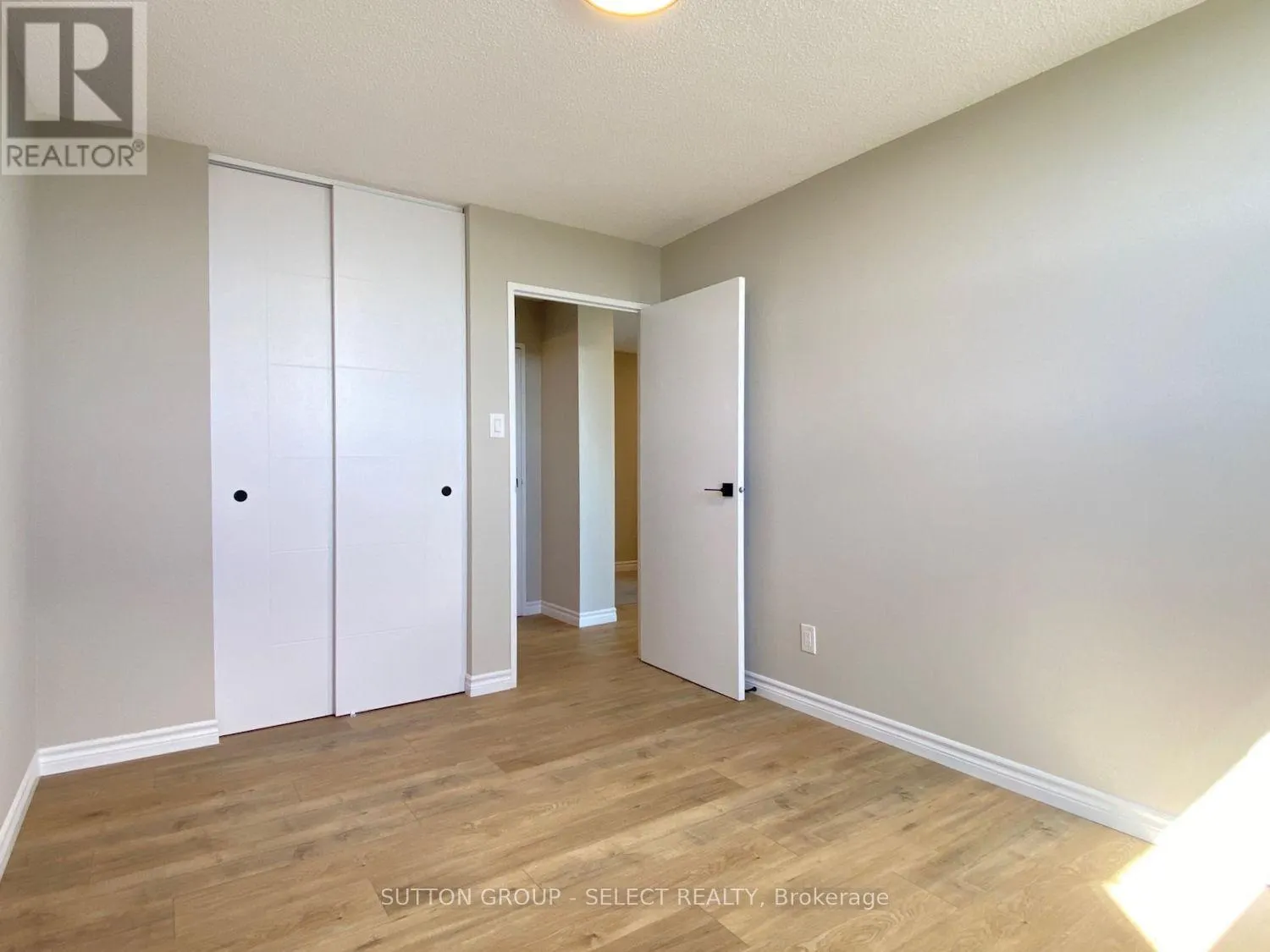 804 - 1105 JALNA BOULEVARD, #804