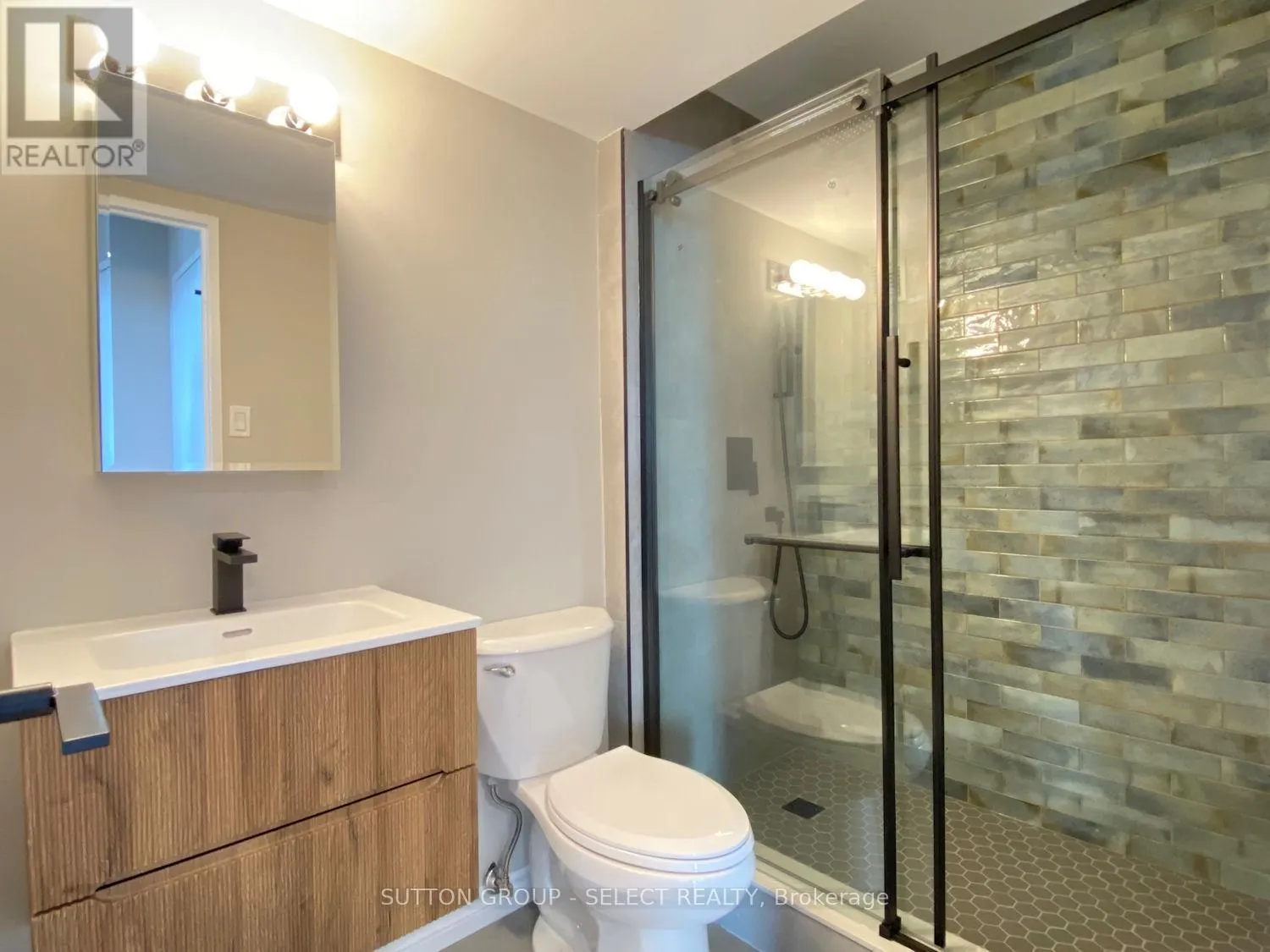 804 - 1105 JALNA BOULEVARD, #804