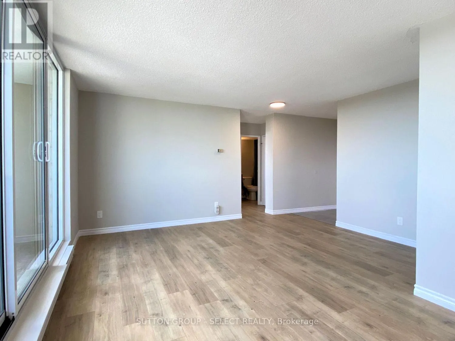 804 - 1105 JALNA BOULEVARD, #804