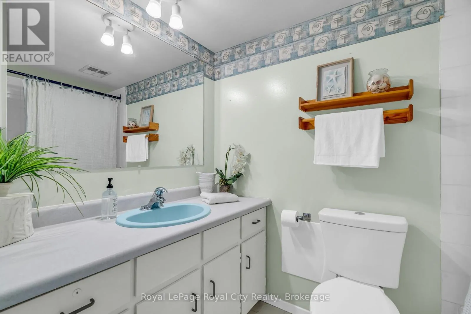 803 - 22 MARILYN DRIVE, #803