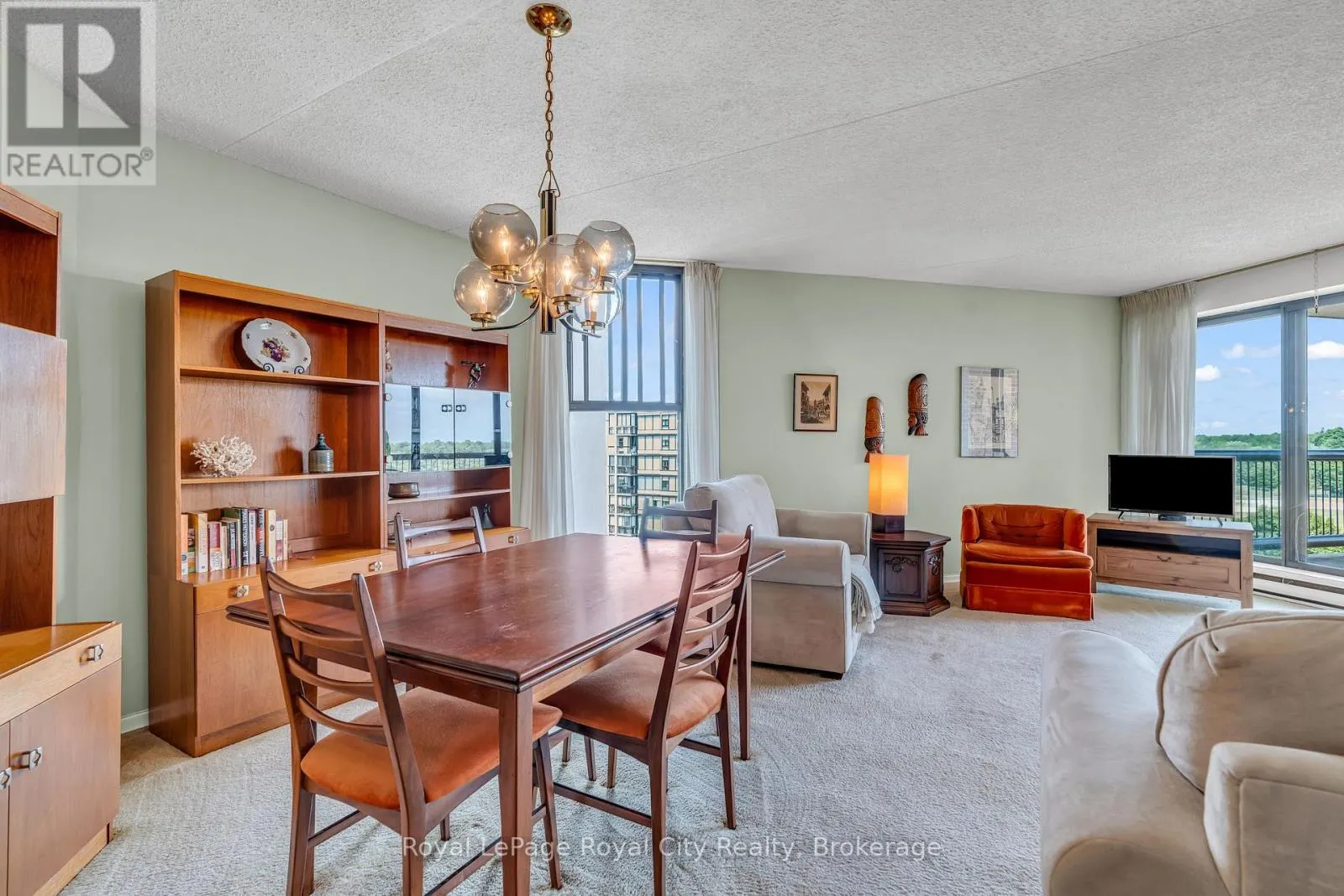 803 - 22 MARILYN DRIVE, #803