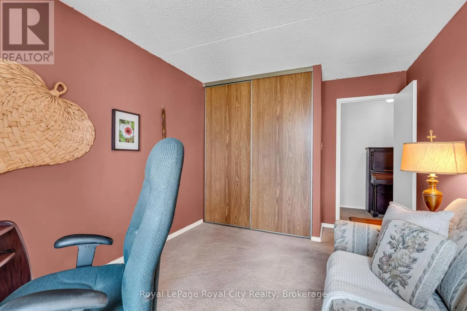 803 - 22 MARILYN DRIVE, #803