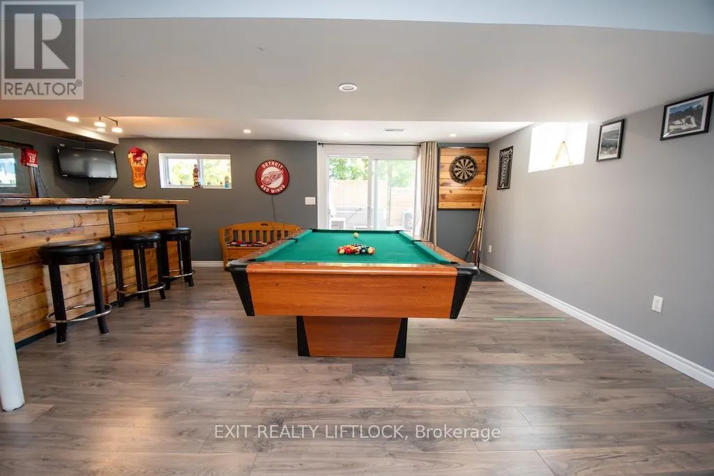 1456 FIRWOOD CRESCENT