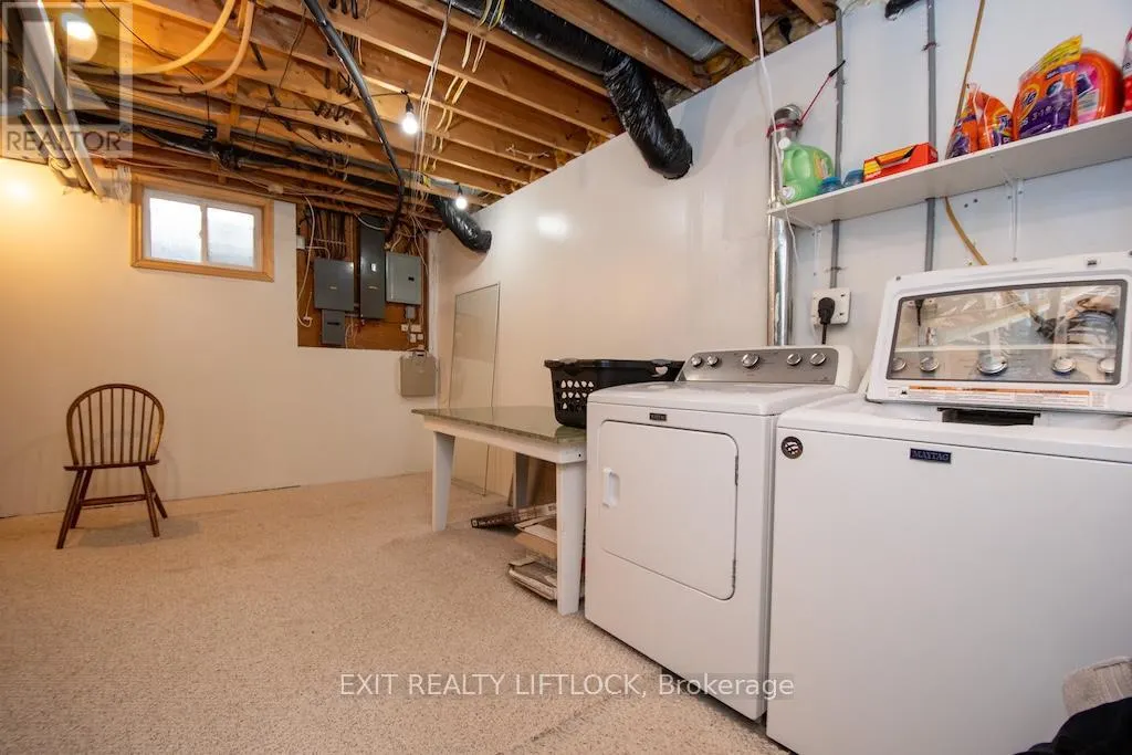 1456 FIRWOOD CRESCENT