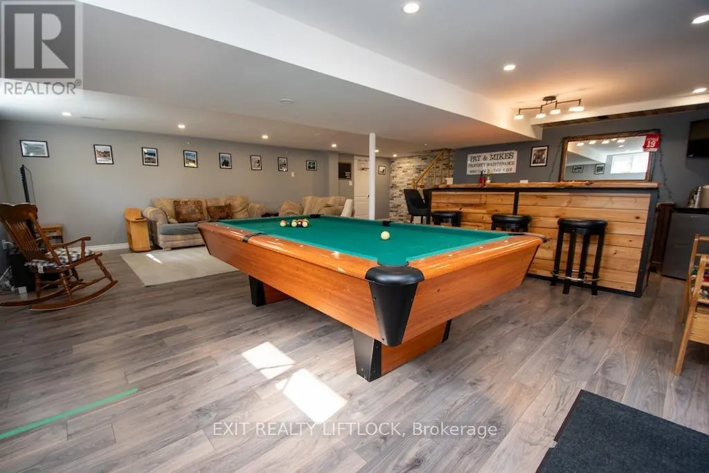 1456 FIRWOOD CRESCENT