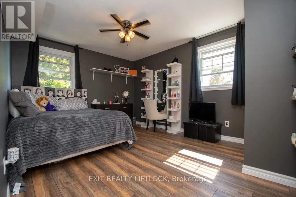 1456 FIRWOOD CRESCENT