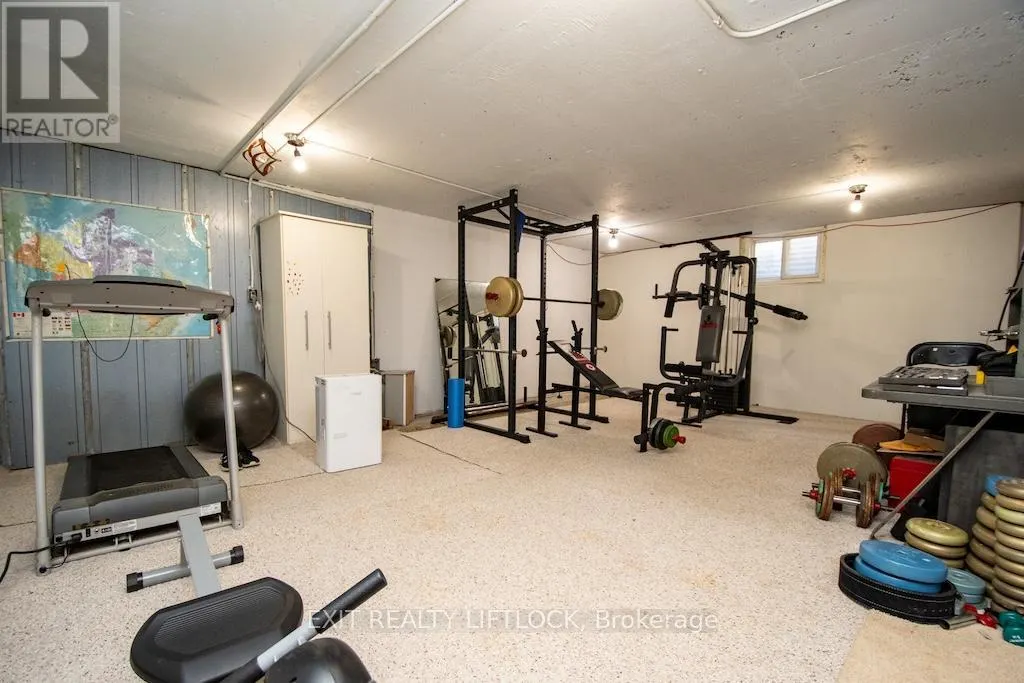 1456 FIRWOOD CRESCENT