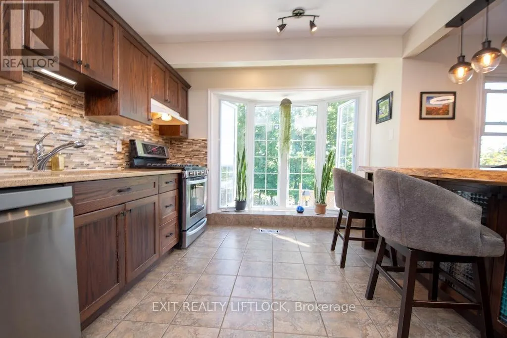 1456 FIRWOOD CRESCENT