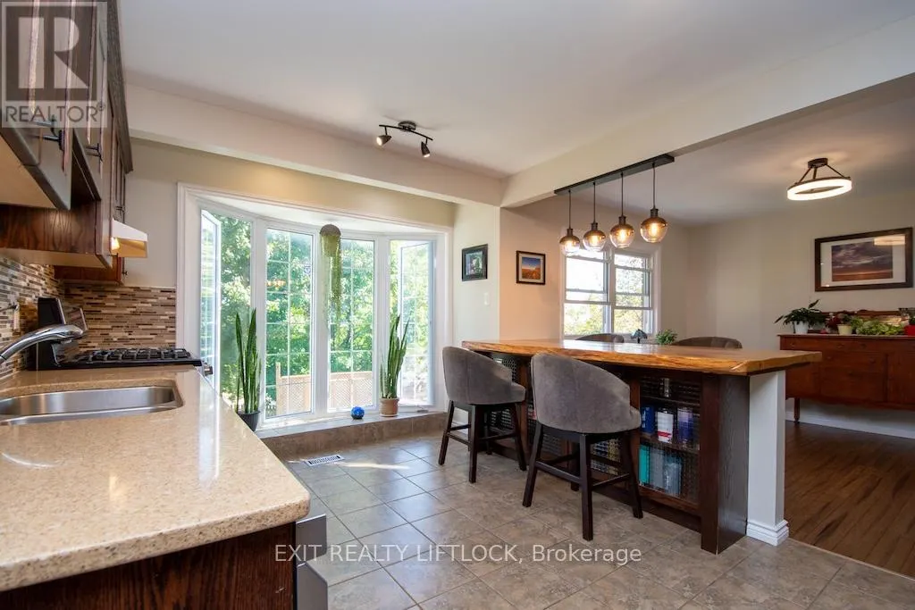 1456 FIRWOOD CRESCENT