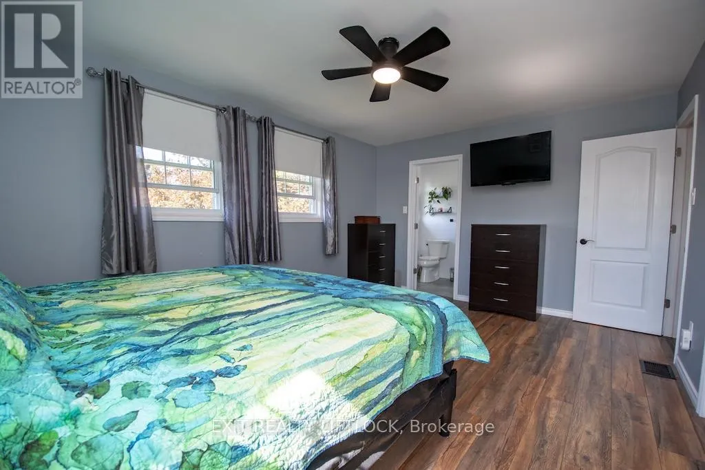 1456 FIRWOOD CRESCENT