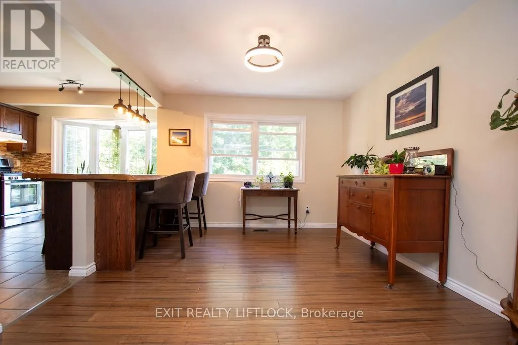 1456 FIRWOOD CRESCENT