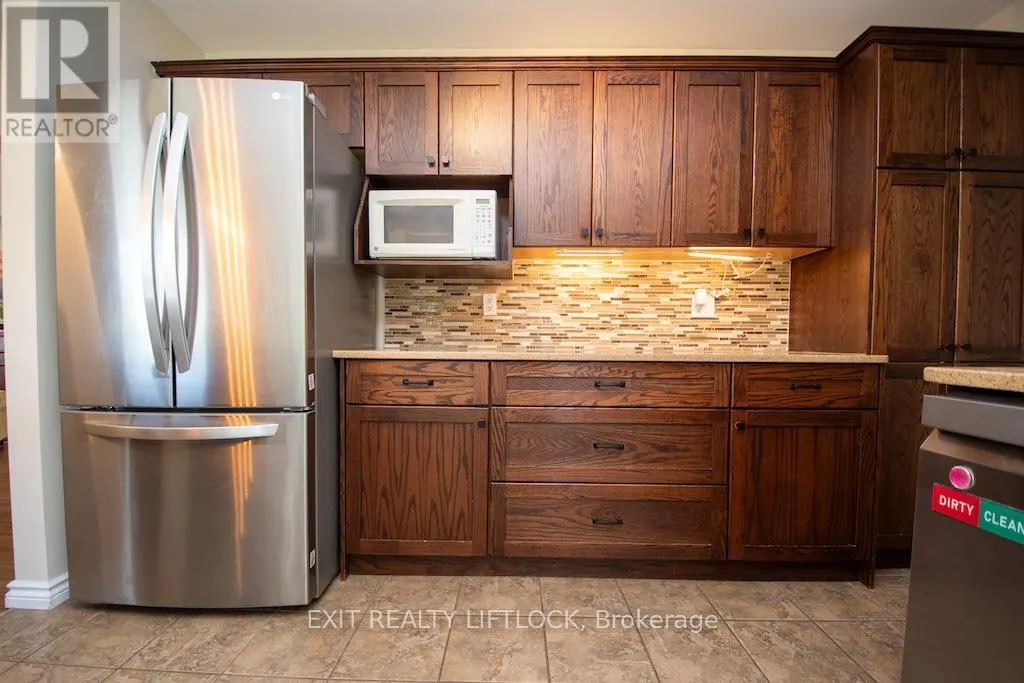 1456 FIRWOOD CRESCENT